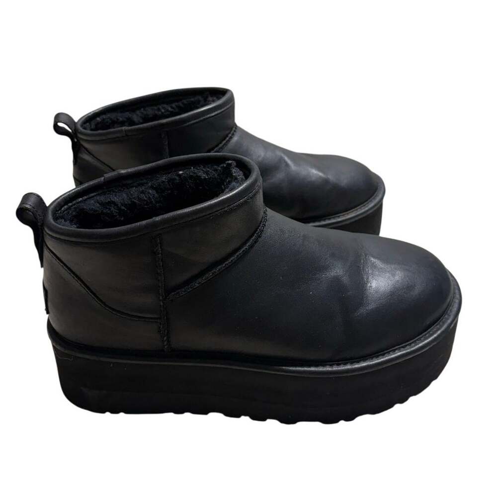 UGG Classic Ultra Mini Platform Leather Booties Women's Size 9 Black Warm